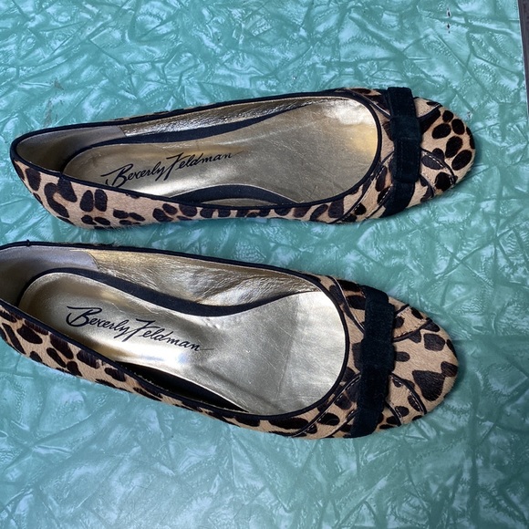 Beverly Feldman Leopard Calfhair flats size 8 worn once - Picture 3 of 6